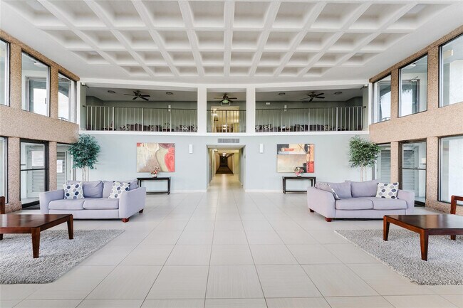 Foto del edificio - 9440 SW 8th St