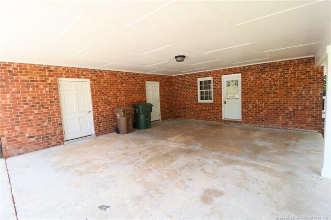 Building Photo - 116 Shirley Dr
