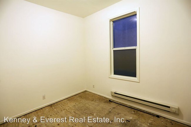 Building Photo - 731 Greenwich St