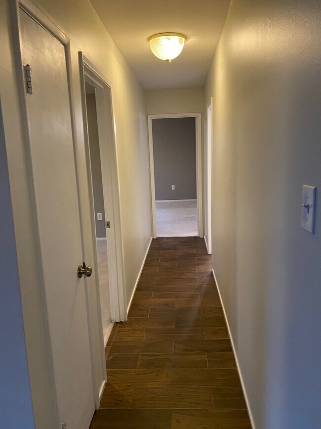 Foto del edificio - 4403 Romlon St