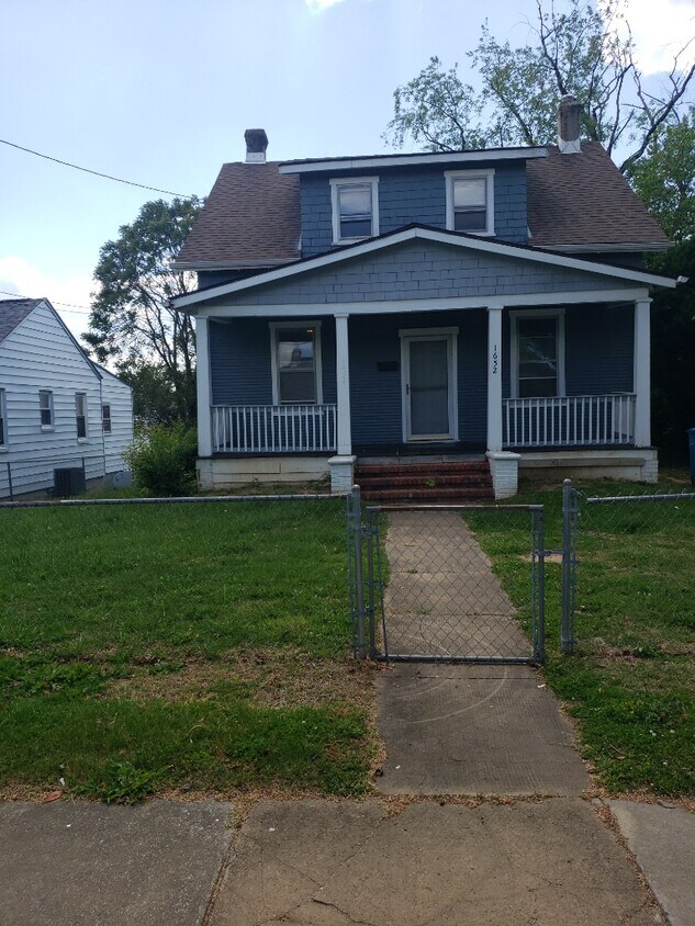 Primary Photo - 1652 Rugby Blvd NW