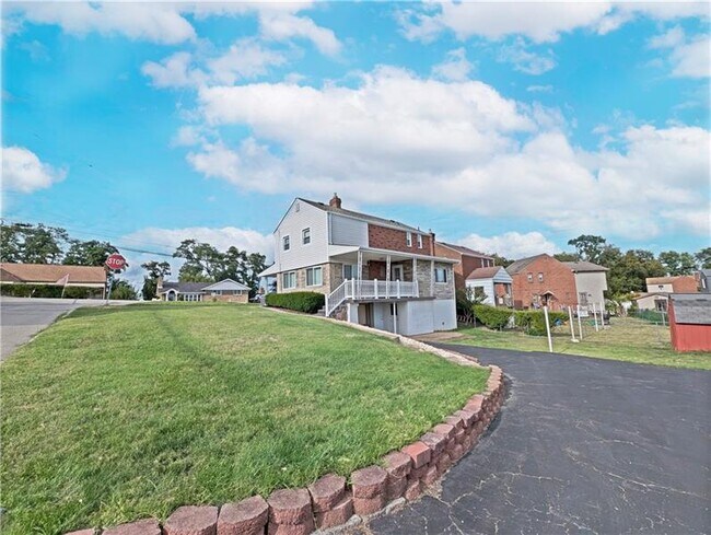 Building Photo - 1502 Milan Ave