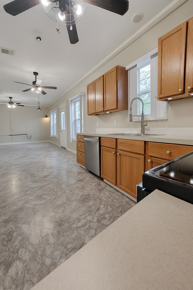 Foto del edificio - Must see 3 bedroom 2 bath!