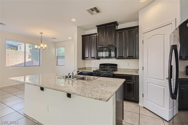 Foto del edificio - 5463 Funks Grove Ln