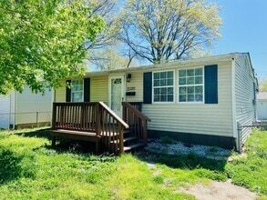 Building Photo - 2320 Miracle Ave