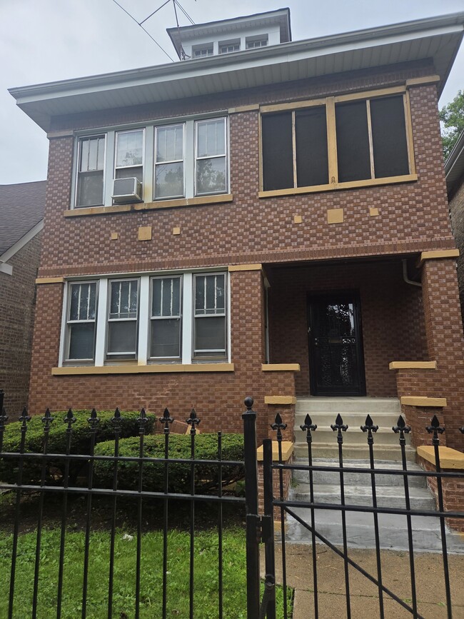 Building Photo - 6810 S Talman Ave