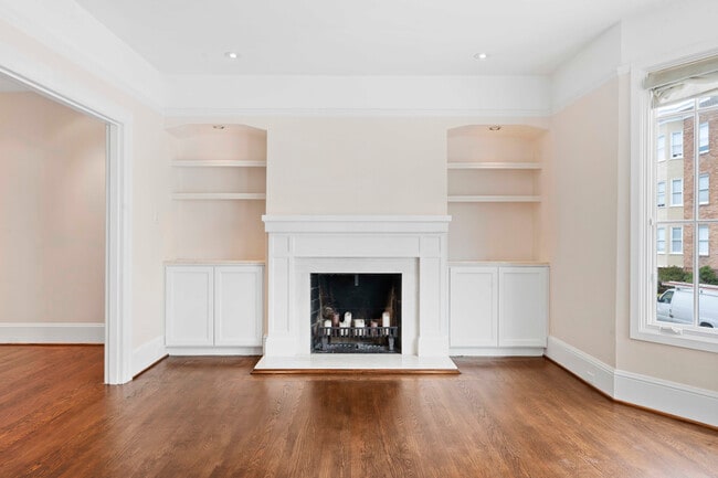 Building Photo - 57 Capra Way
