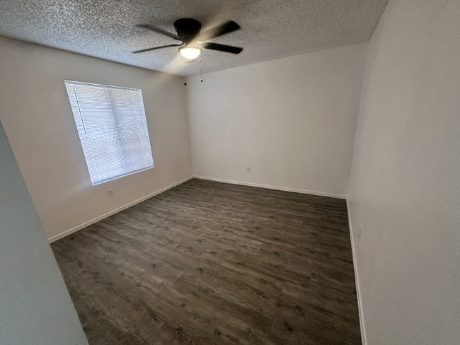Foto del edificio - 1421 Cimarron Ct