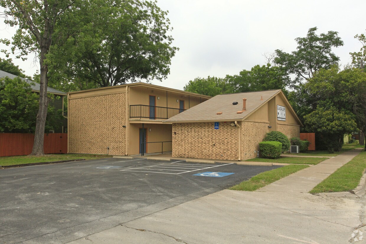 Foto del edificio - 6607 Guadalupe St. Apts