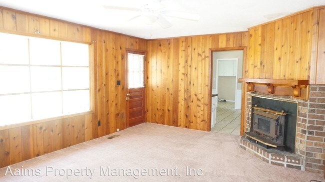 Building Photo - 3 br, 2 bath House - 405 Dunmore Rd.