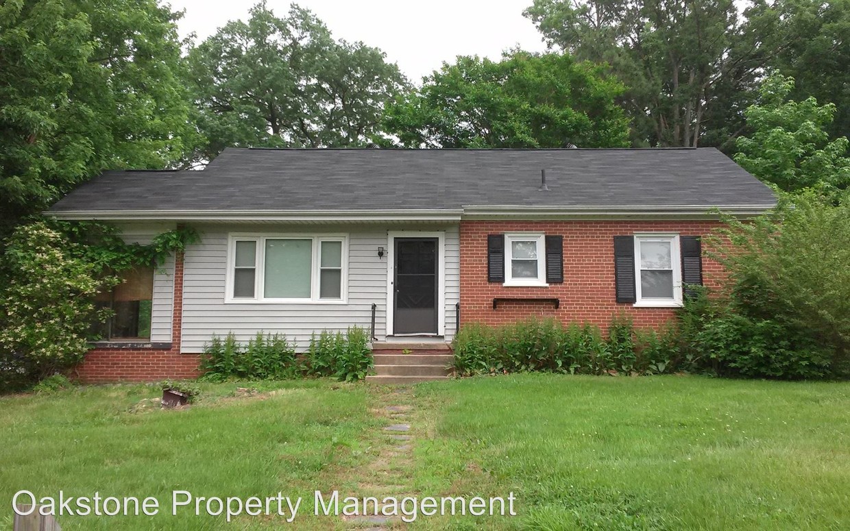 Foto principal - 3 br, 1 bath House - 1219 Starling Dr.