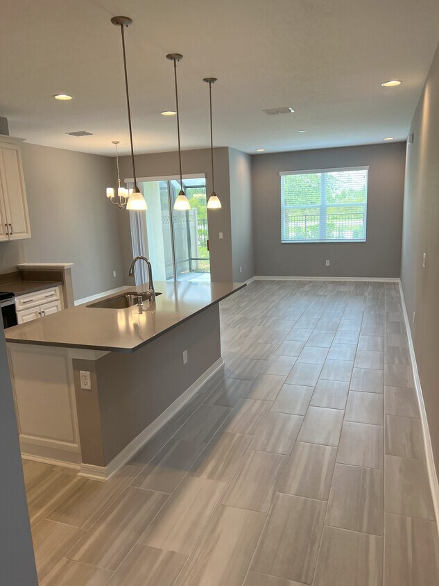 Foto principal - 29817 Southwell Ln