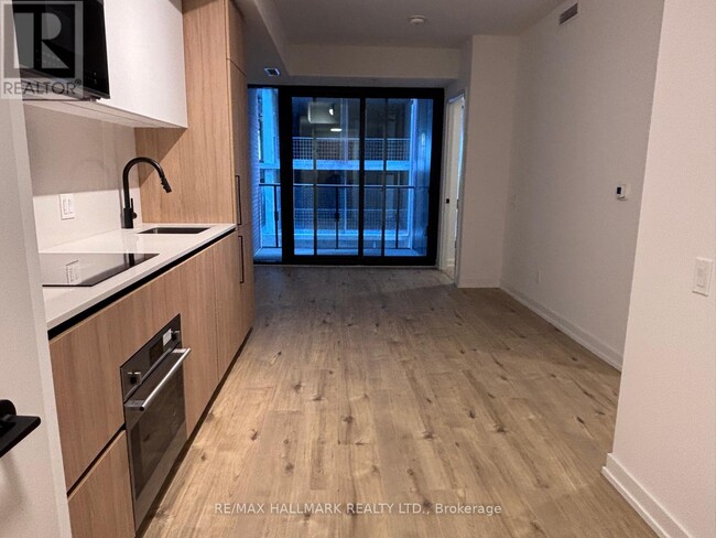 Building Photo - 35 Parliament St