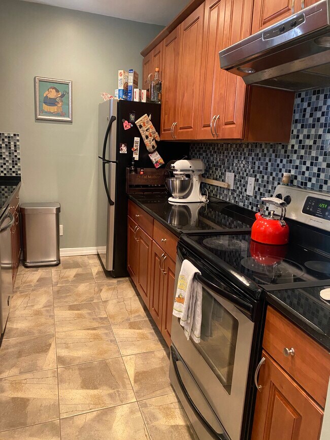 Building Photo - 136 Prince St