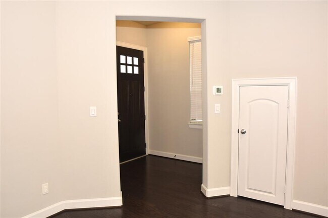 Foto del edificio - 2024 Millbridge Spring Ln