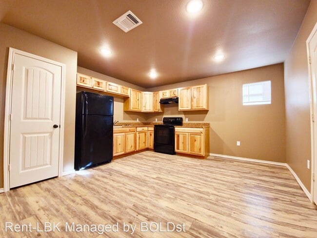Building Photo - 3 br, 2 bath House - 1517 E 15th Street