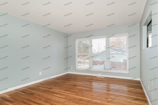 Foto del edificio - 2205 Montagne Dr