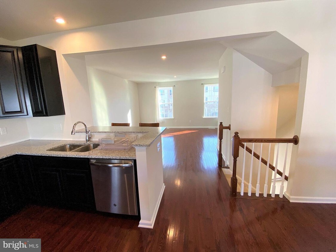 7 Farm Field Ln, Sicklerville, NJ 08081 Townhome Rentals in
