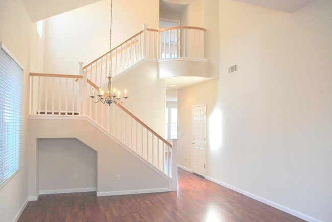 Foto del edificio - Bright 2 Story Home In Great Dublin Ranch ...