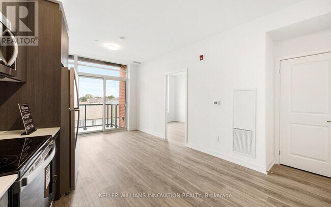 Photo du bâtiment - 1010 Dundas St E