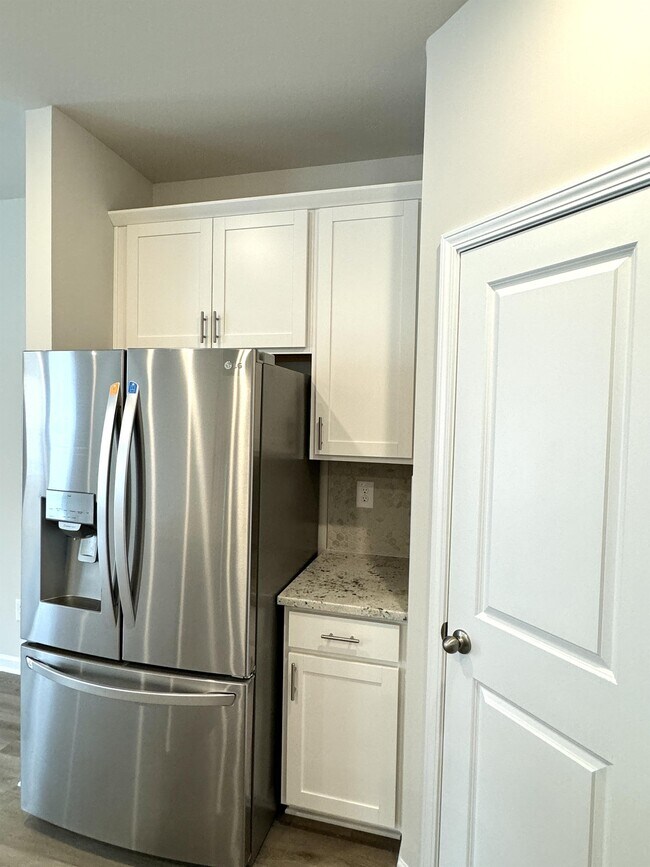 Foto del edificio - 3635 Shore Wood Ave