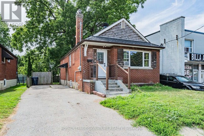 Building Photo - 2935 St Clair Ave E