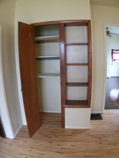 Building Photo - 564 Fremont Ave NW