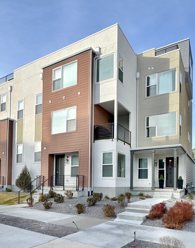 Photo - 5452 Cardinal Park Rd (South Jordan, UT)