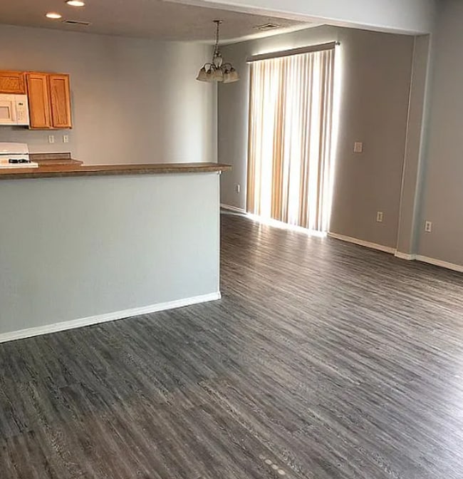 Building Photo - 3BR 2.5BA Home w/ Refrigerated Air near UNM (OPEN HOUSE 7/16 4:45)