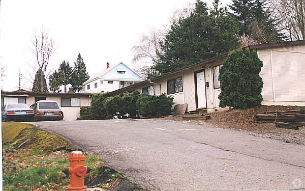 Building Photo - 840-846 NE 91st Ave