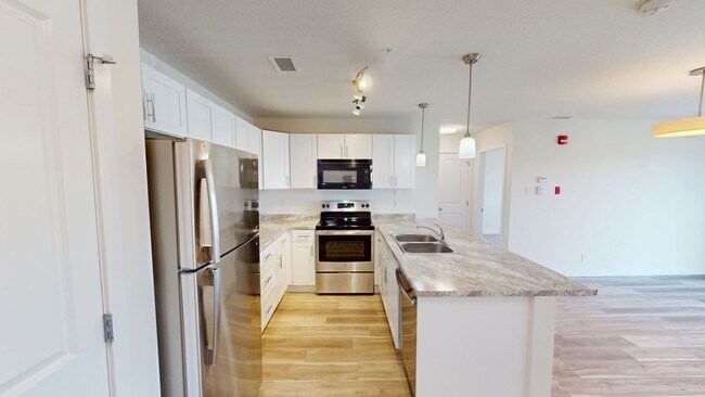 Building Photo - 10101-10101 101 Ave