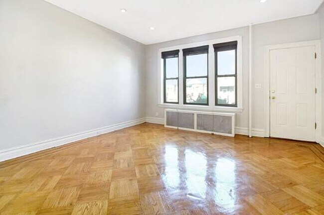 Foto del edificio - 24 70th St