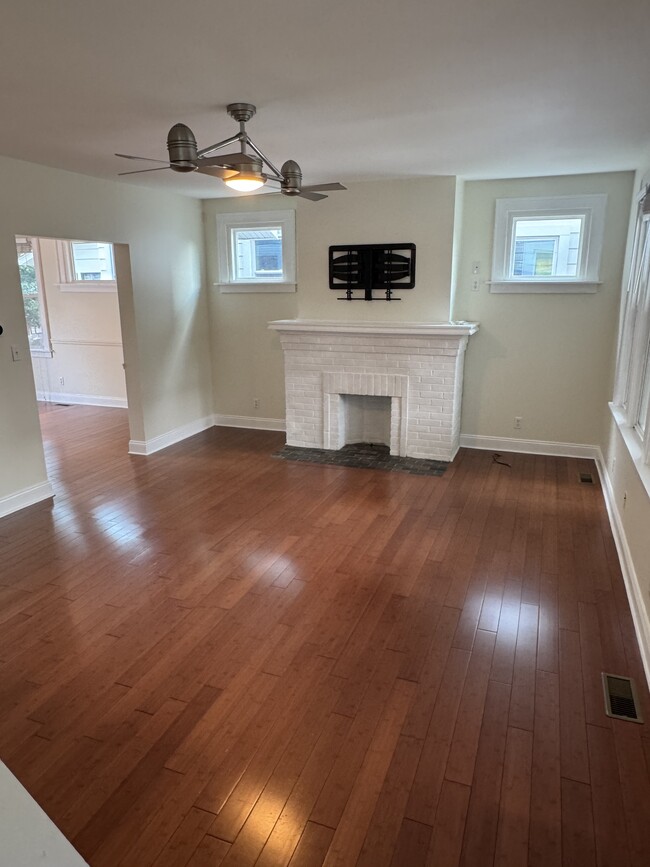 Living Room - 402 Southwood Ave