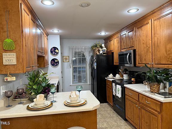 Building Photo - Build Equity While Leasing - Lease and Own...