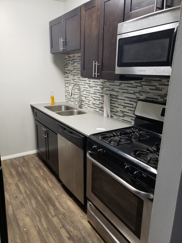 Foto principal - 4832 Washtenaw Ave