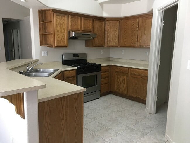 Building Photo - Anderson Home with Open Floor Plan