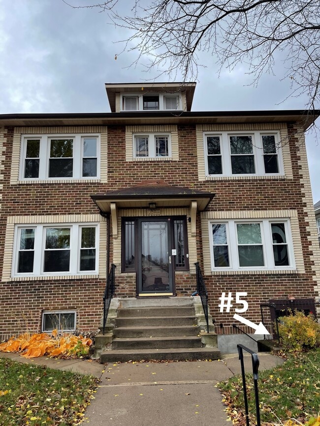 Building Photo - 1041 Grand Ave