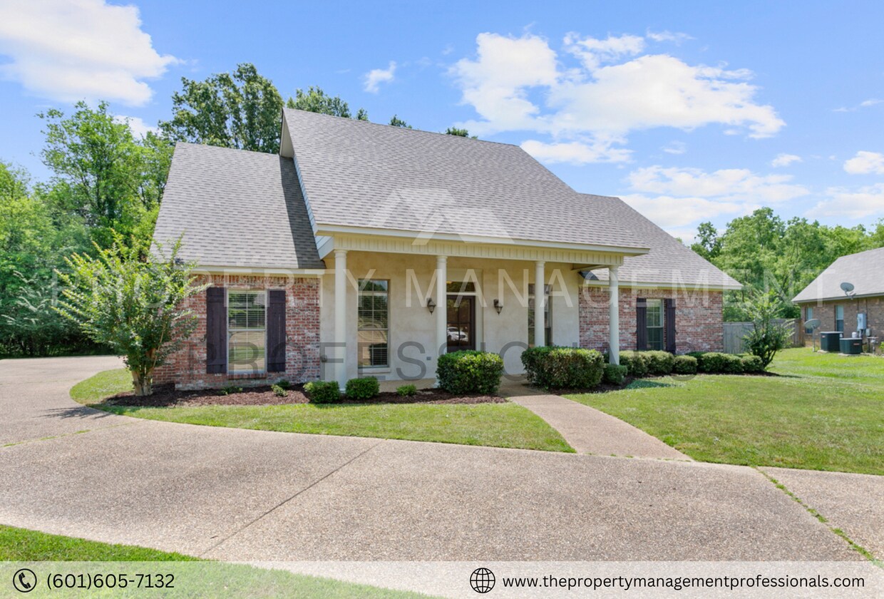 Primary Photo - Perfectly updated, convenient location!