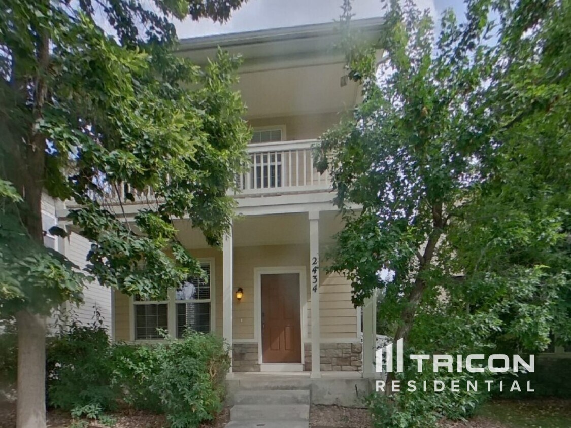 Foto principal - 2434 St Paul Dr