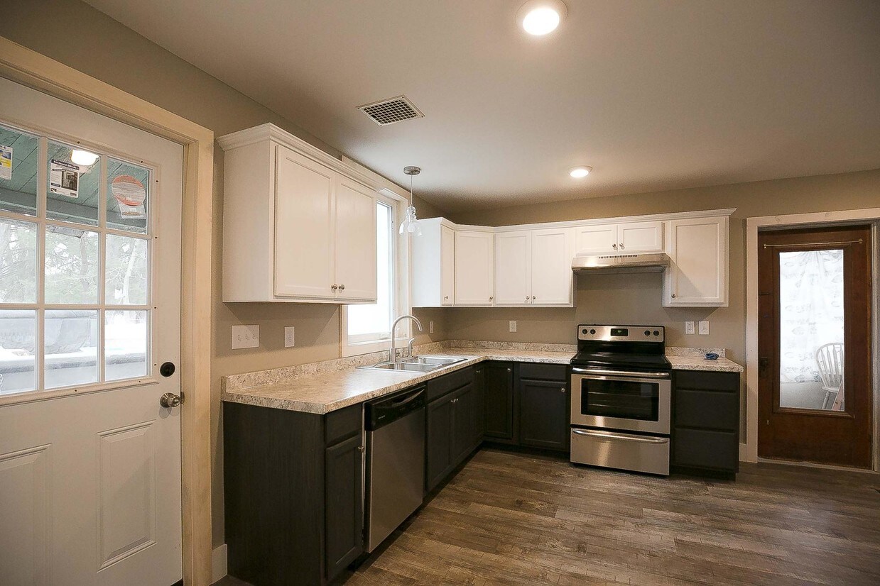 Foto principal - 122 Sayre St