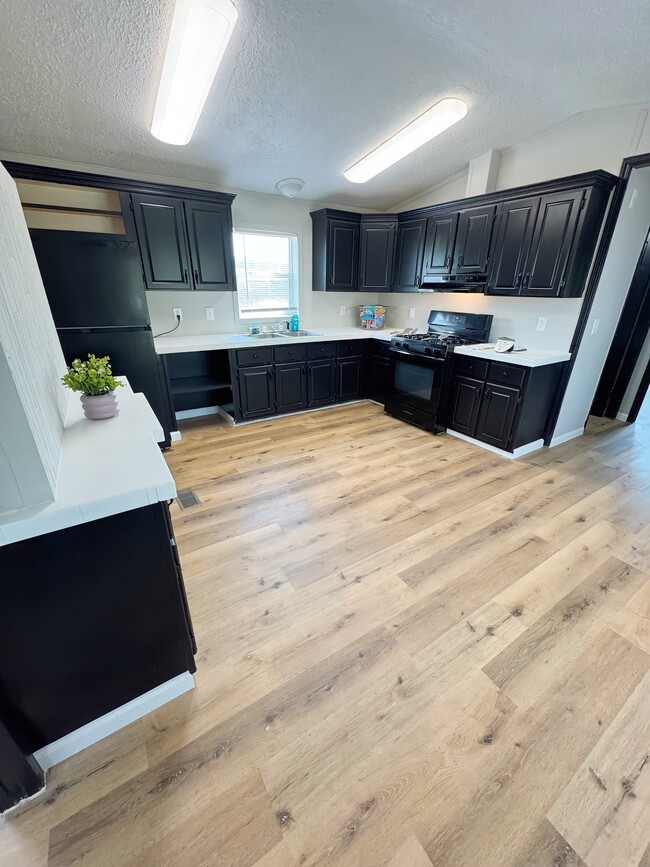 Building Photo - 2552 Smith Ave