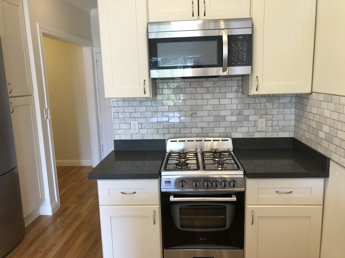 Foto principal - 3907 Piedmont Ave