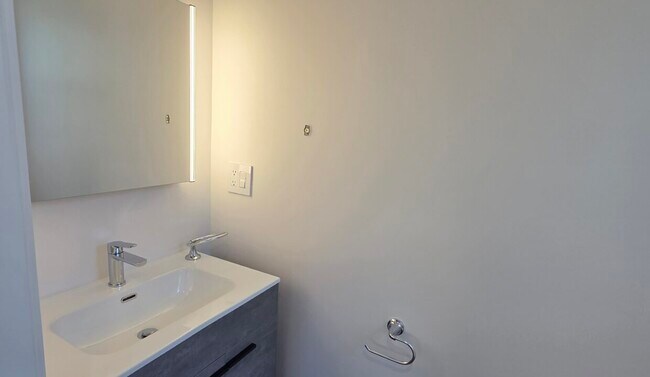 Foto del edificio - 2161 N Valley St