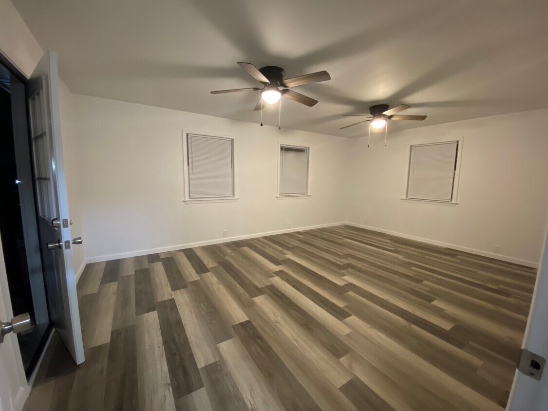 Foto del edificio - 148 Shamrock Dr