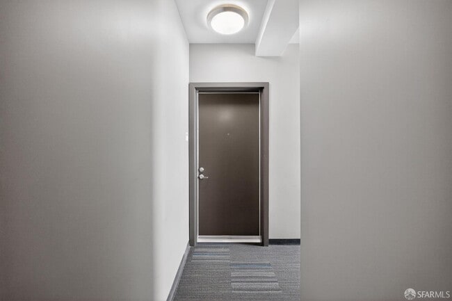 Building Photo - 570 Innes Ave