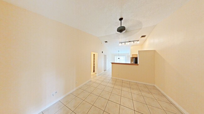 Building Photo - Lovely 2/2 in Magnolia Pointe Orlando