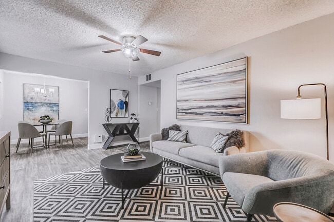 Building Photo - Latitude