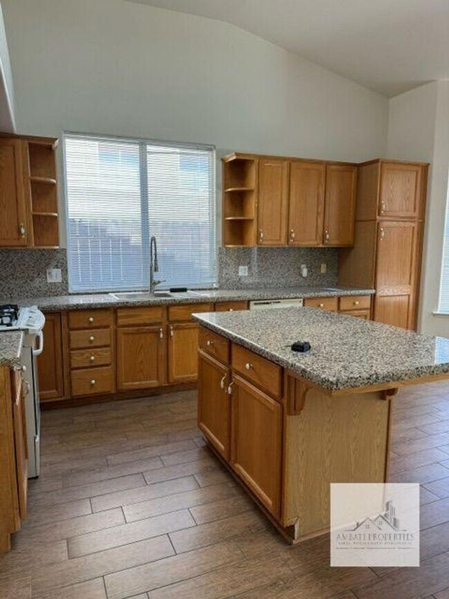 Building Photo - Lovely 3 Bedroom Northeast Fresno Home in ...