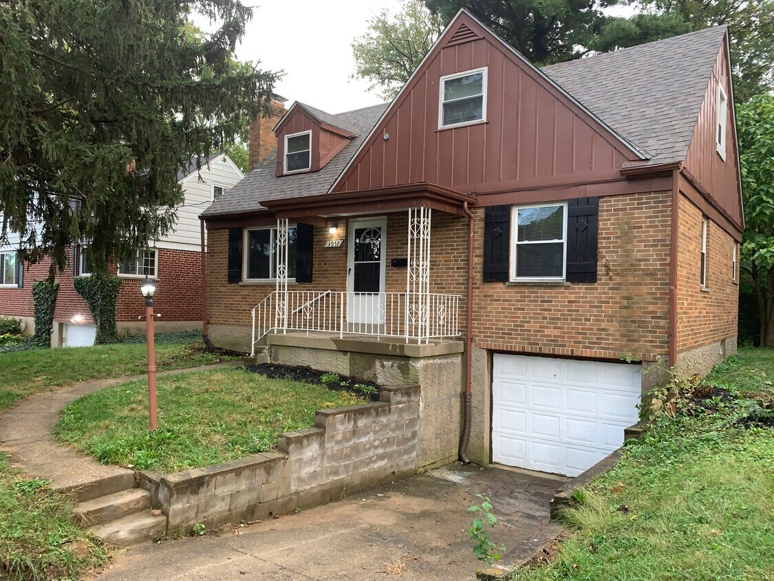 3957 N Fordham Plz, Cincinnati, OH 45213 House for Rent in Cincinnati