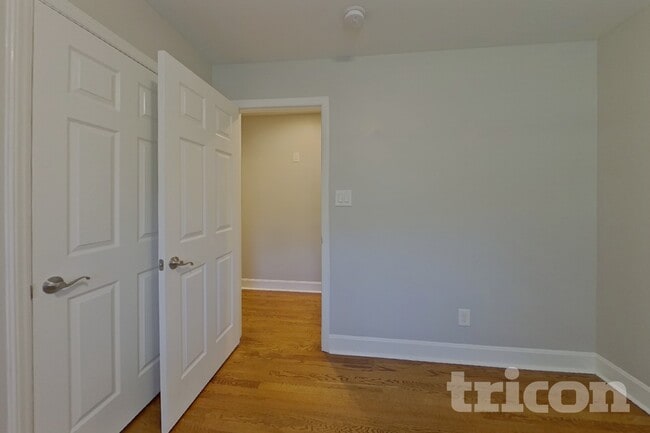 Building Photo - 7133 Starvalley Dr